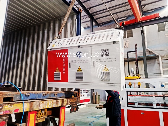 前天發(fā)的墻板生產(chǎn)線，今天發(fā)的pvc雙管生產(chǎn)線，明天繼續(xù)格柵板生產(chǎn)線